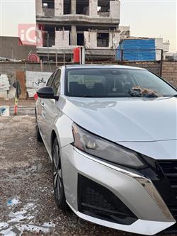 نيسان ألتيما